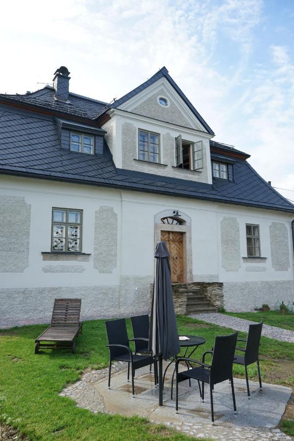 Baroque Chaplain House Kaplanka 1796 A. D. - Historical Luxury Apts In Bohemian Paradise Appartement Zelezny Brod